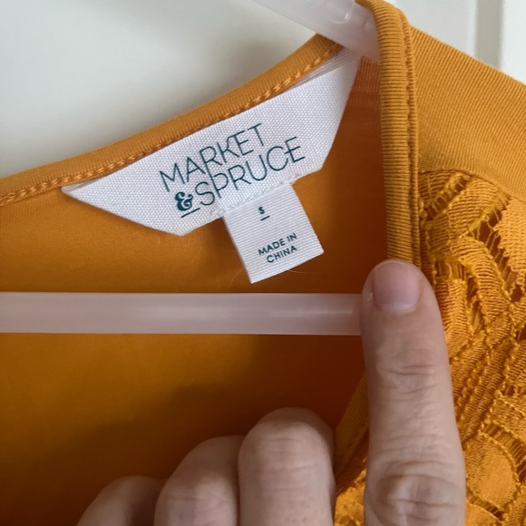 Fun short sleeve mustard blouse - Picture 4 of 4